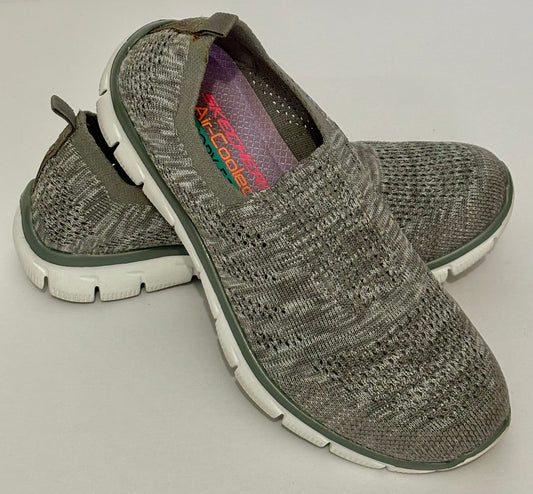 #132 - Sketchers: Empire Air-Cooled Memory Foam Women’s Sneakers, Size 6