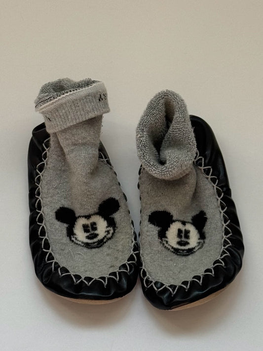#82 Hanna Andersson Mickey Slipper Socks Gender Neutral Size 12-1