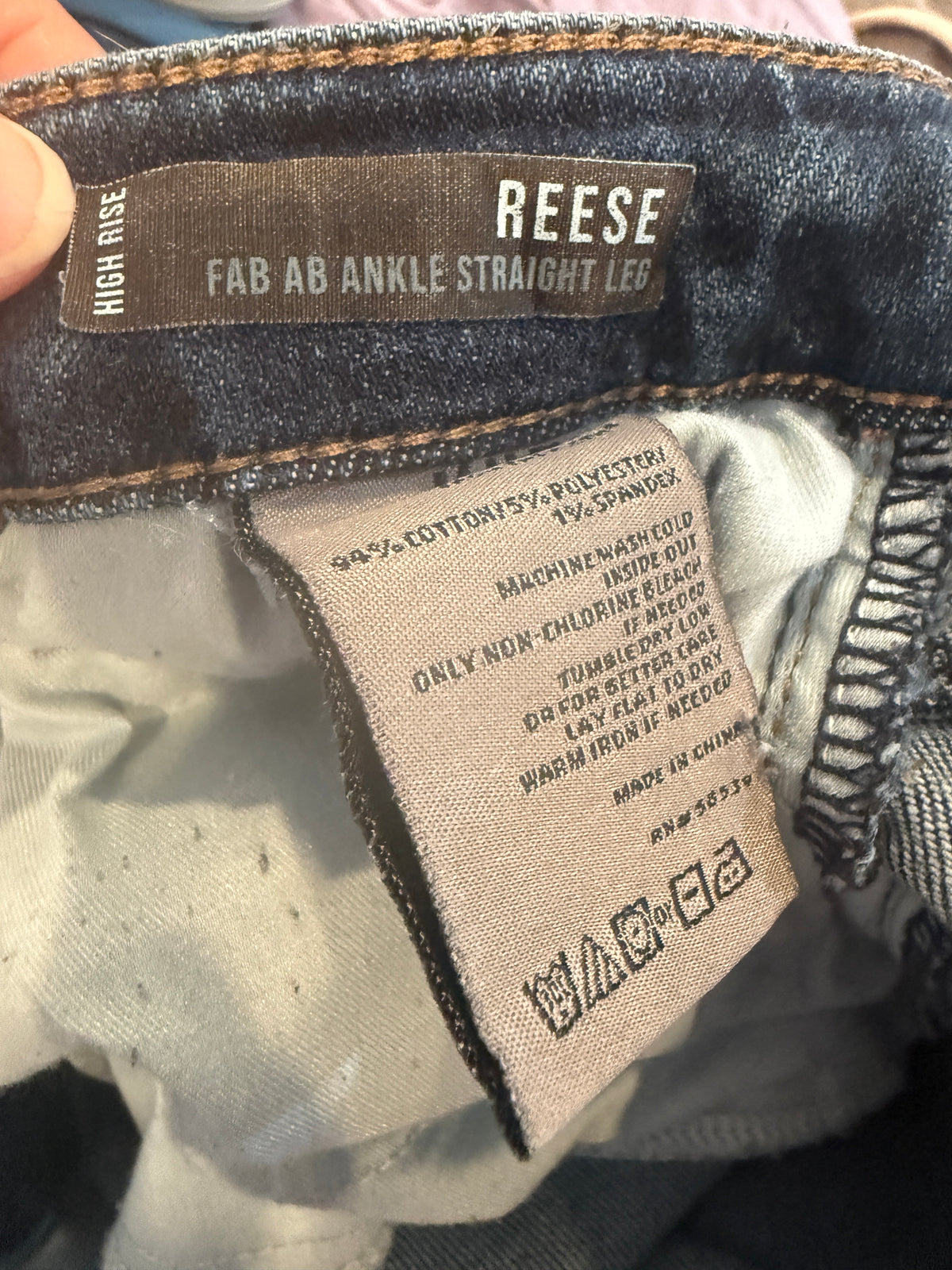 #170 Kut from the Kloth Reese high rise fab ab ankle straight leg jeans size 20