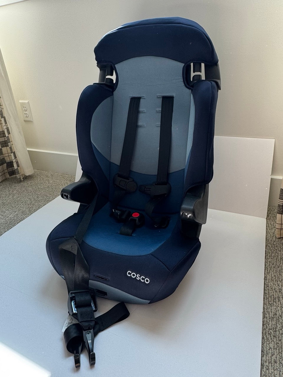 #82 Cosco Kids Finale DX 2-in-1 Booster Car Seat, Forward Facing Toddler Car Seat (40-65 lbs)