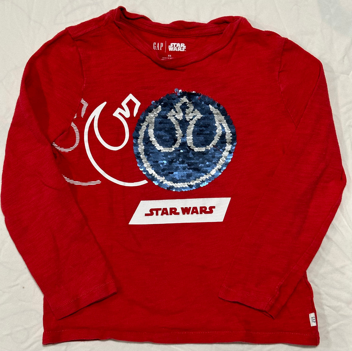 #163 Gap Star Wars Flip Sequin Red Shirt - size XS (4) - VGUC