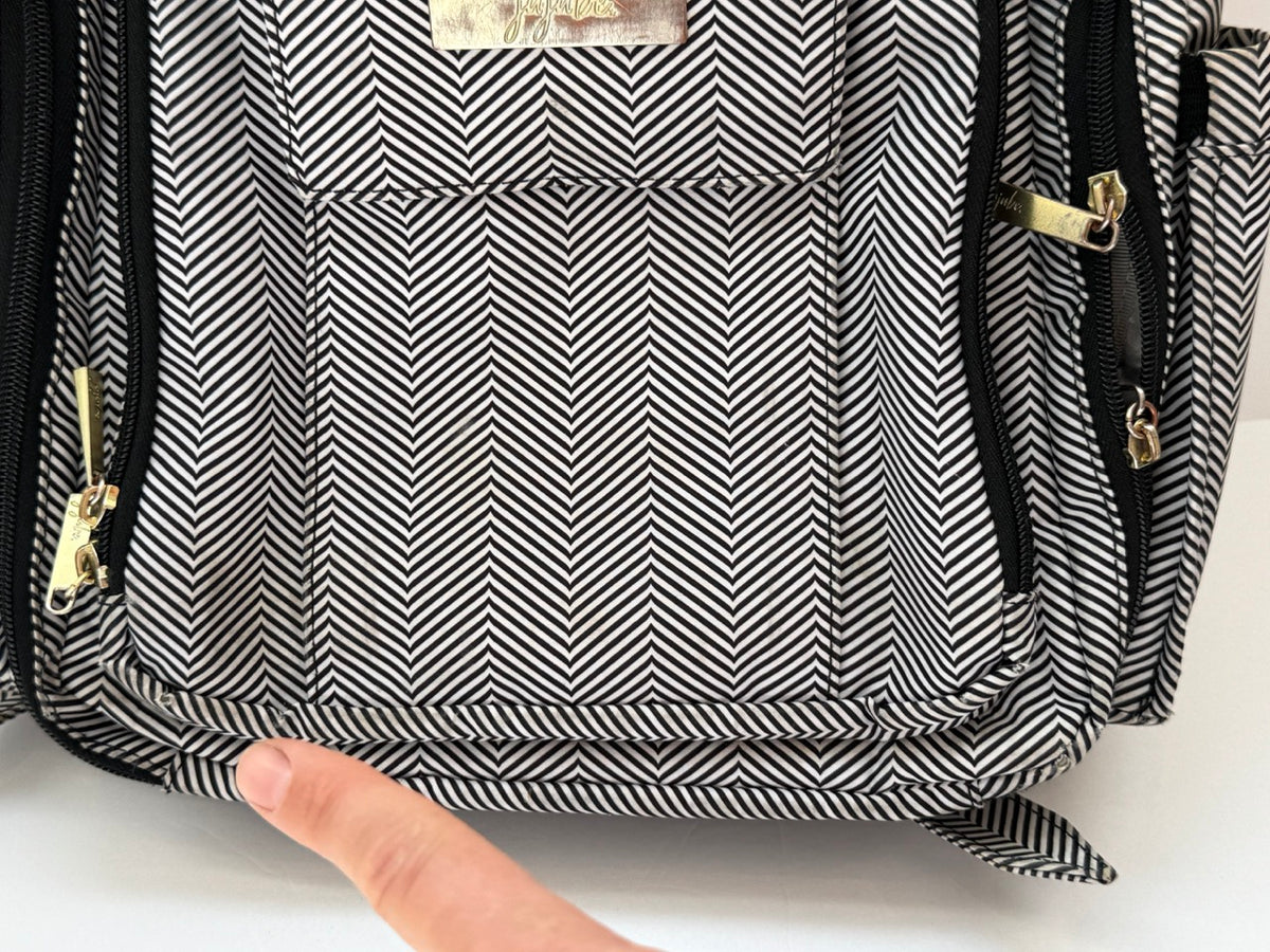 #82 JuJuBe Classic Diaper Bag, Black & White Chevron Pattern
