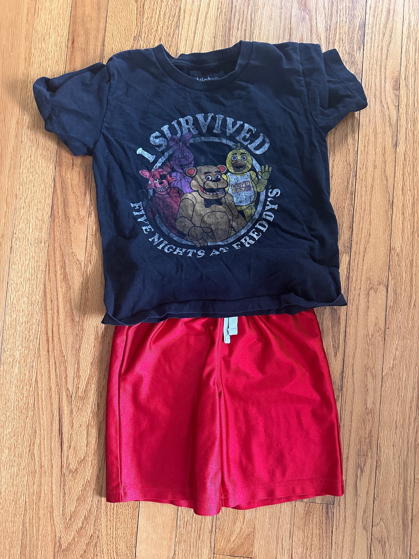 #94 Five Nights at Freddy's Tshirt & Children's Place Shorts - Boys 5 - VGUC