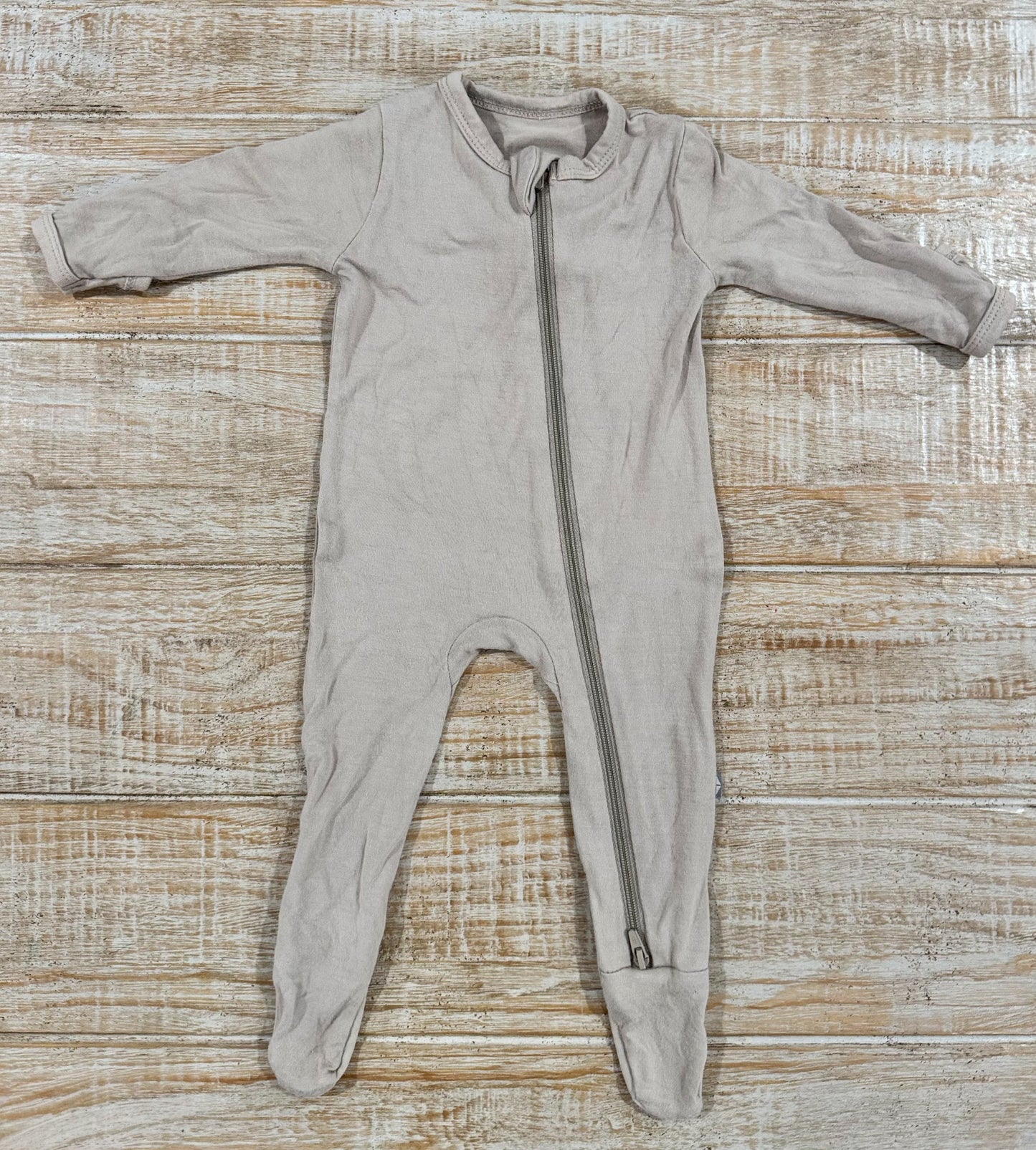 Seller #108 Kyte Bamboo Convertible Zippy Size 0-3M GUC