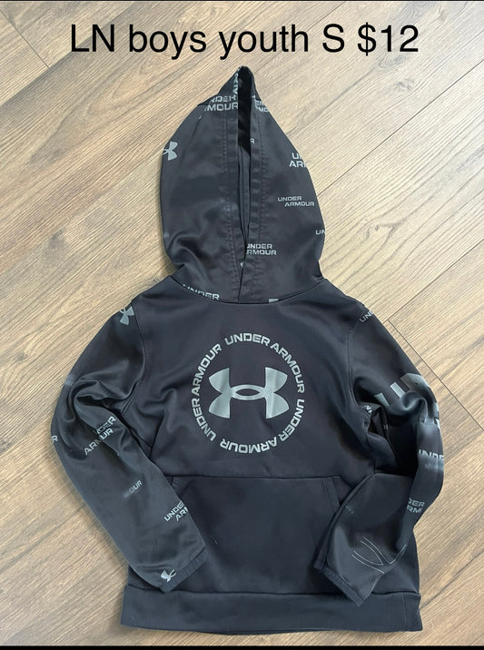 137 Youth Boys size small UA sweat shirt hoodie