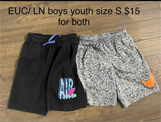 137 youth boys Nike shorts size Small