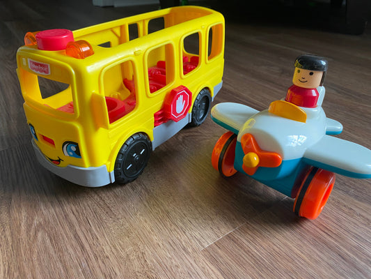 Seller 64 Little People bus and friction airplane