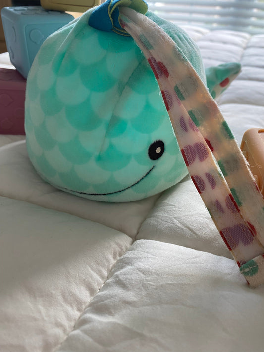 Seller 64 whale with sounds and lights & silicone blocks