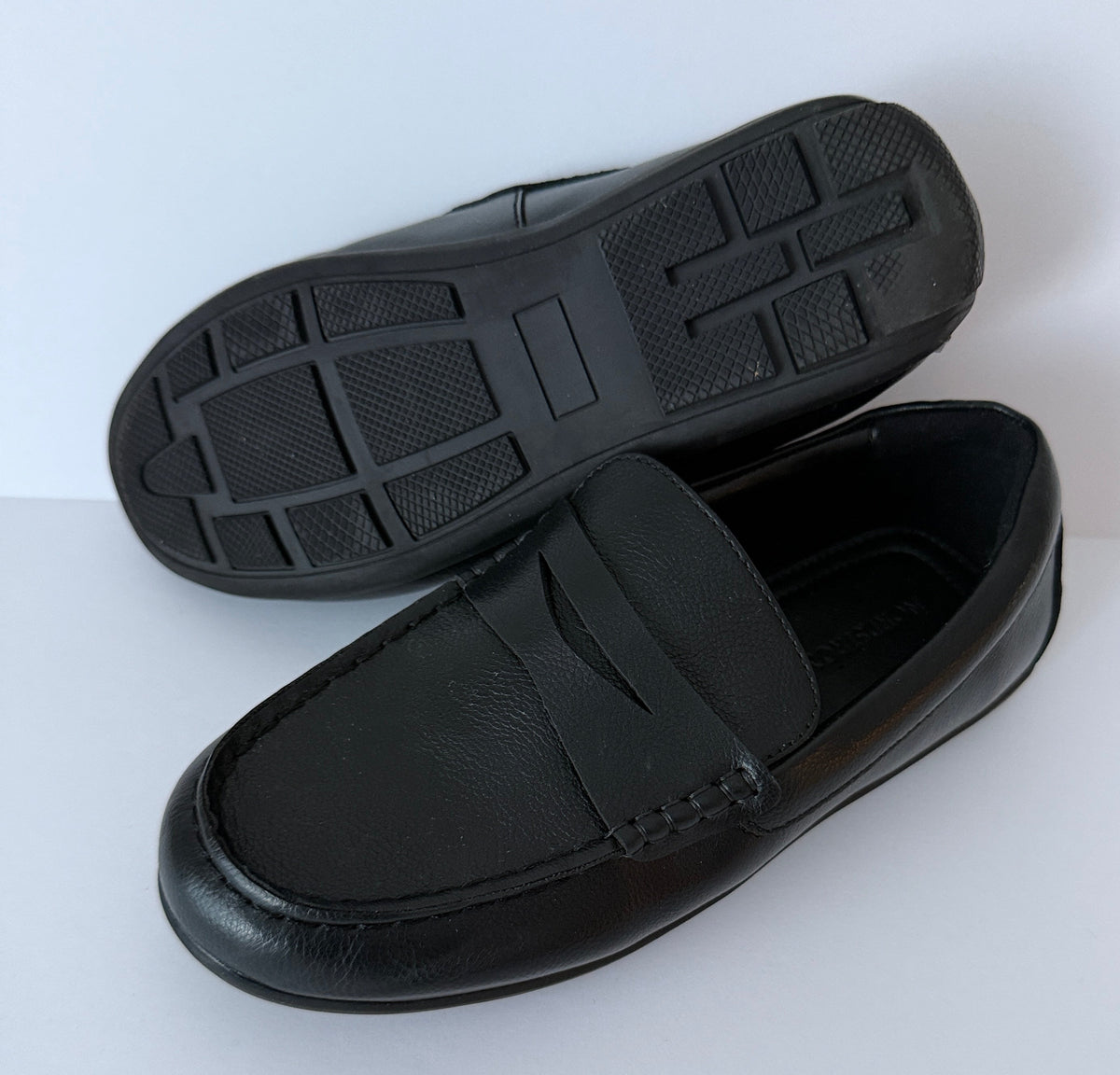 Seller #156_Nordstrom Dress Loafer in Black Size 2M Boys