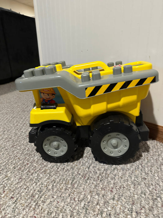 #218 lrg building bricks with storage trucks