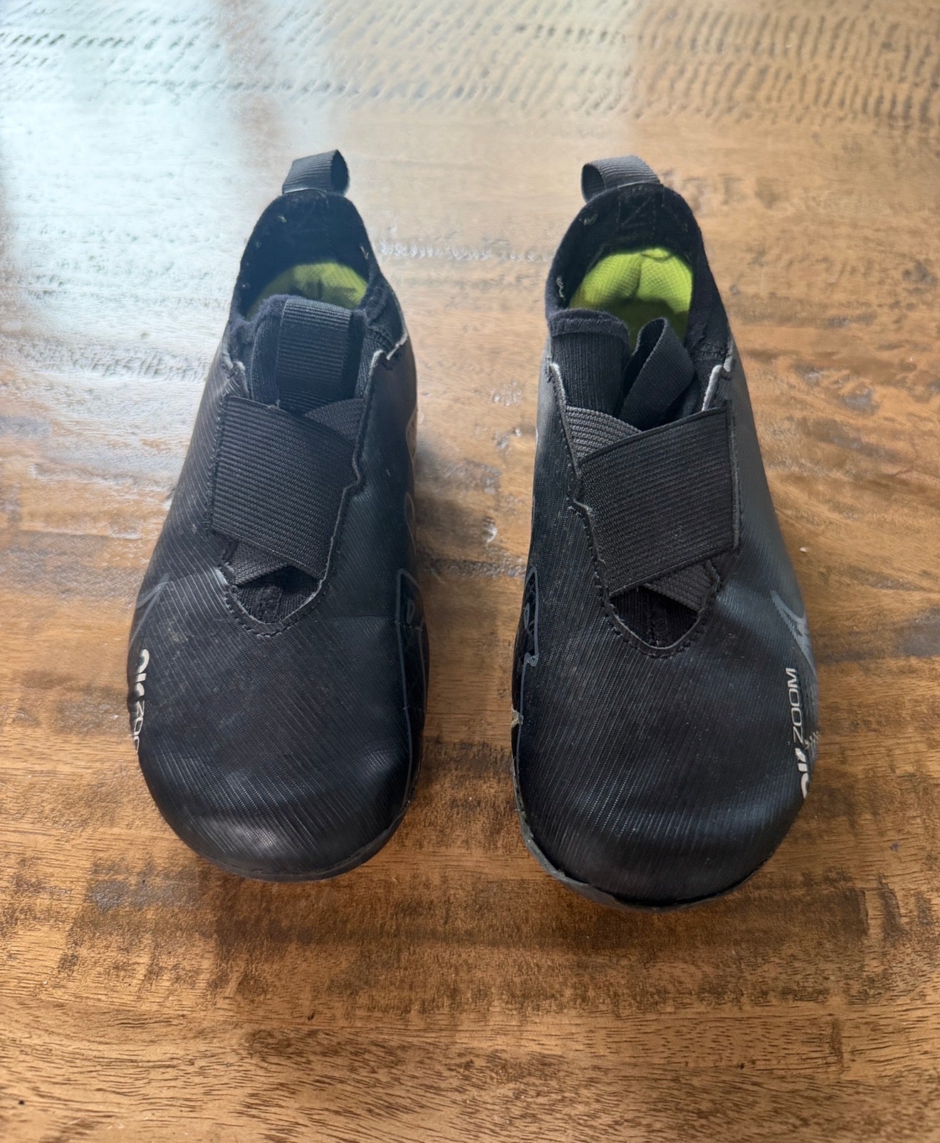 Seller #8 REDUCED Boys Nike cleats size 11