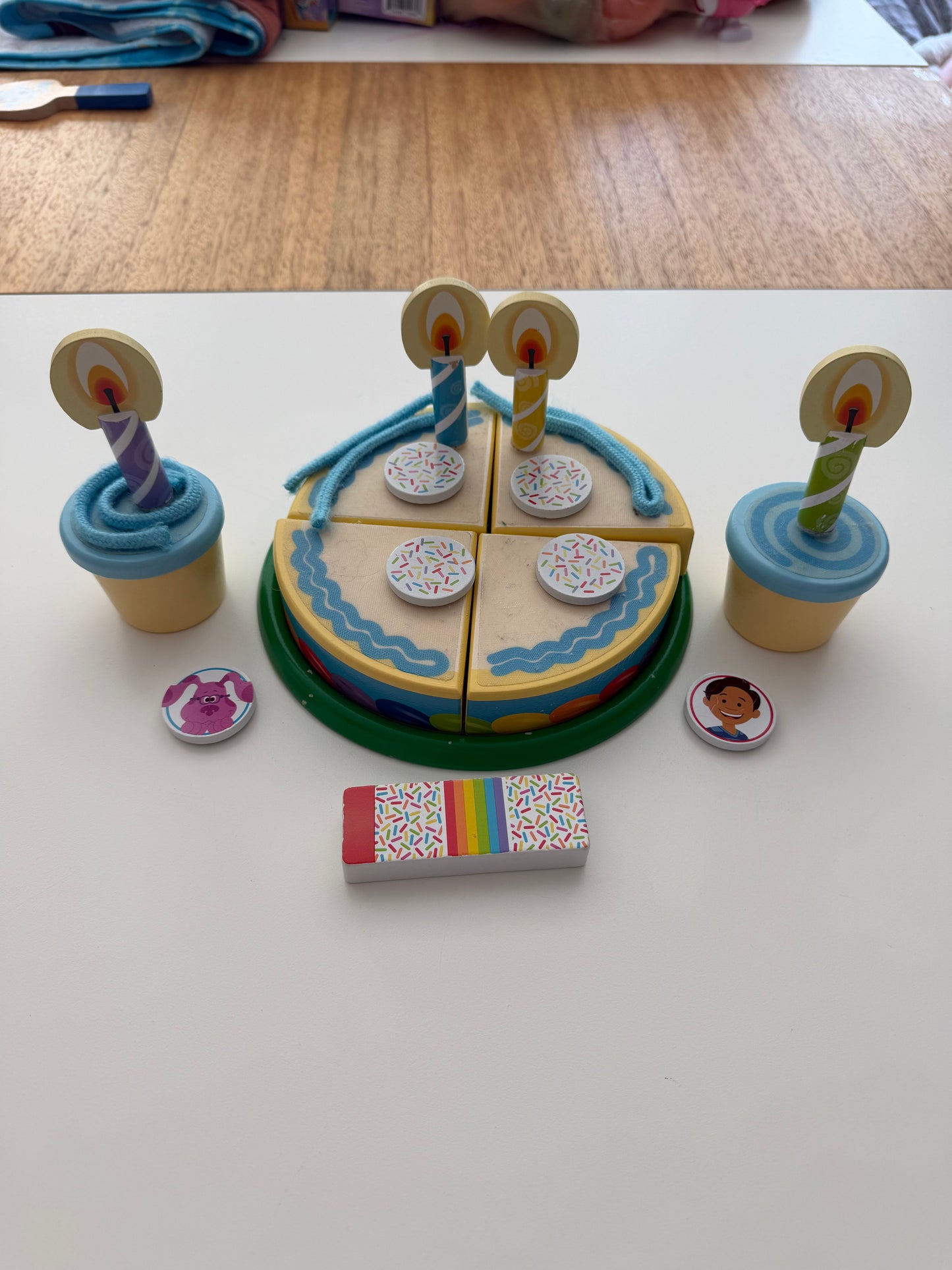 #117, Melissa & Doug Blues Clues wooden birthday party toy set, GUC