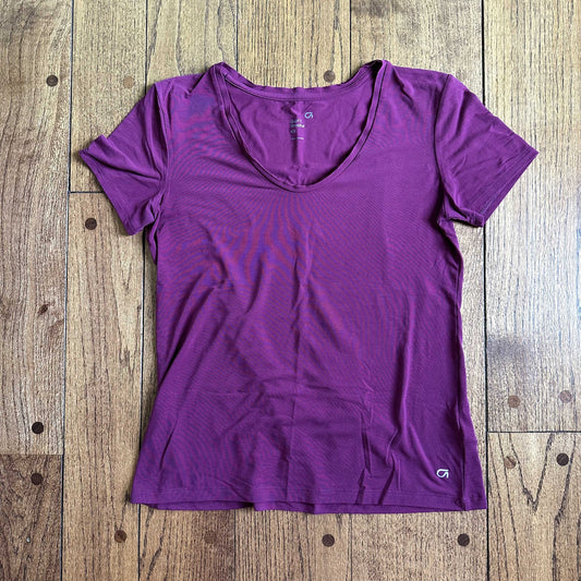 #95 VGUC Women's Gap Breathe Maroon Short Sleeve Shirt, size XS