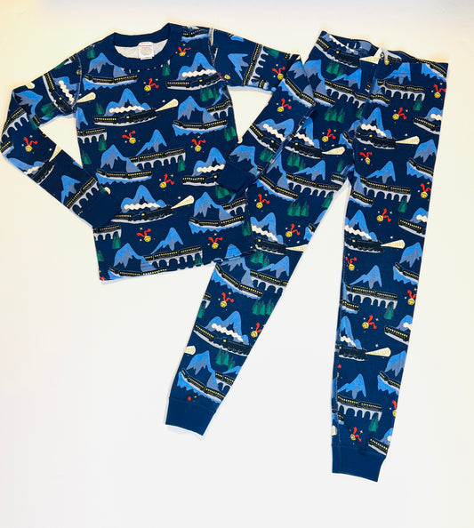 155 Hanna Andersson size 130 (8) Polar Express Holiday Pajamas EUC (family match available!)