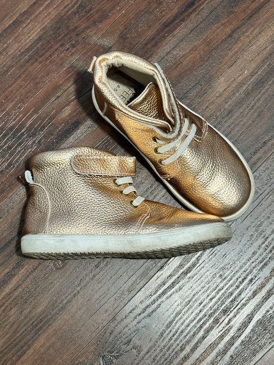 #48 Monkey Feet Gold High Top Sneakers 4-5 Years (fit like a 9-10)