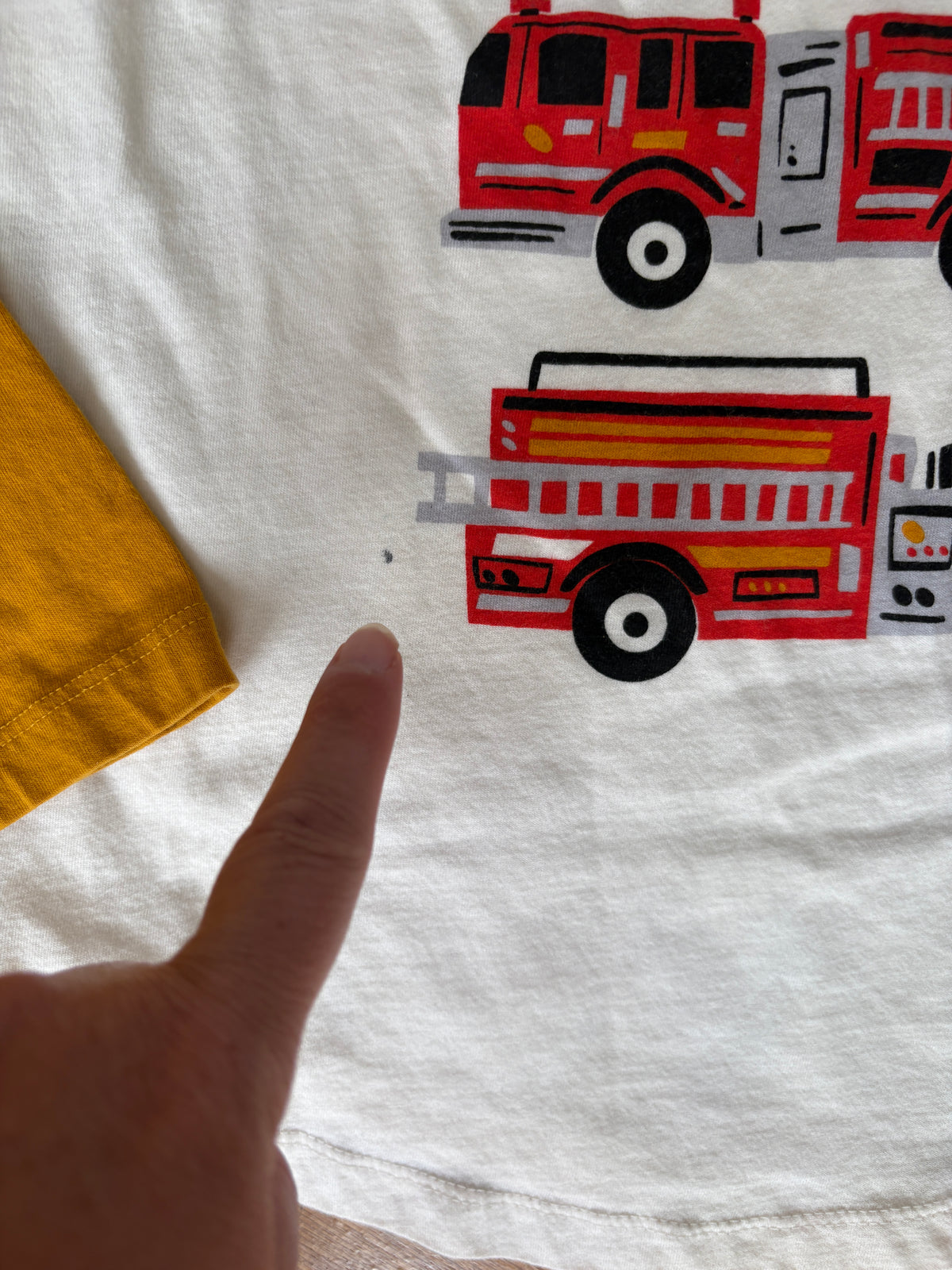 #116 Boys Hanna Andersson fire truck shirt 6-7