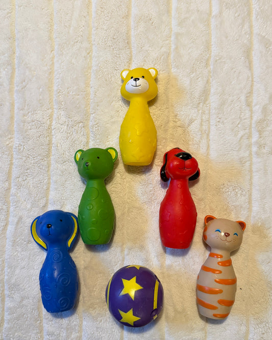 #56 REDUCED Melissa & Doug bowling set