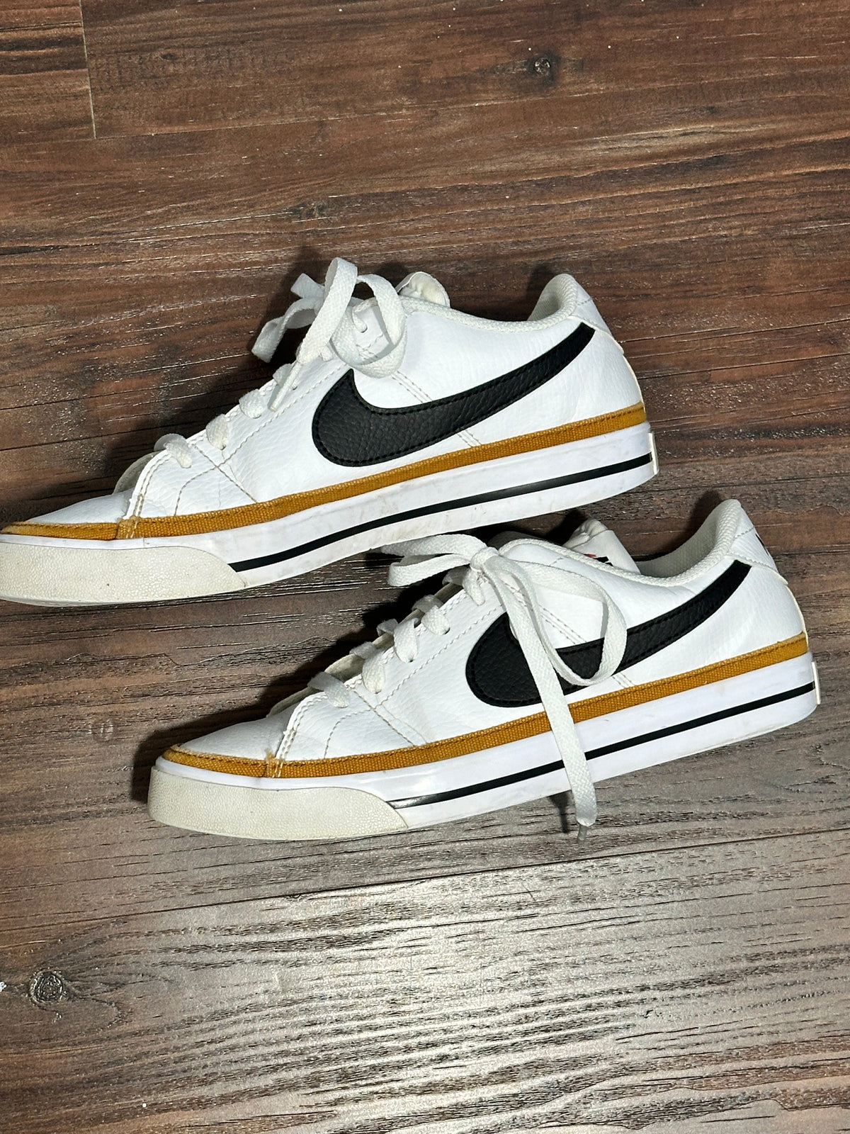 #48 Women's Nike Sneakers 7.5