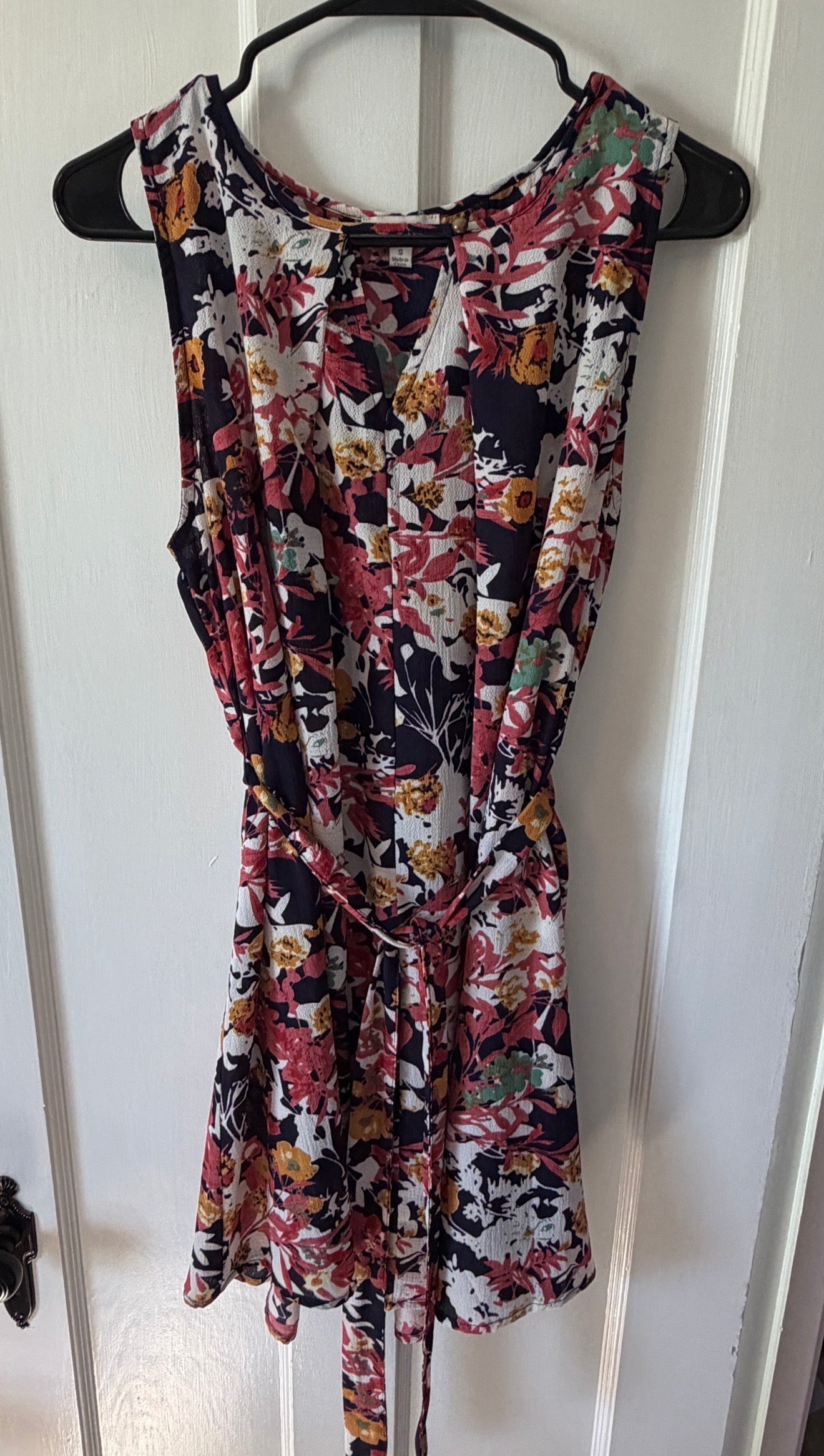Seller #8 REDUCED Women’s Small Summer Dress with tie