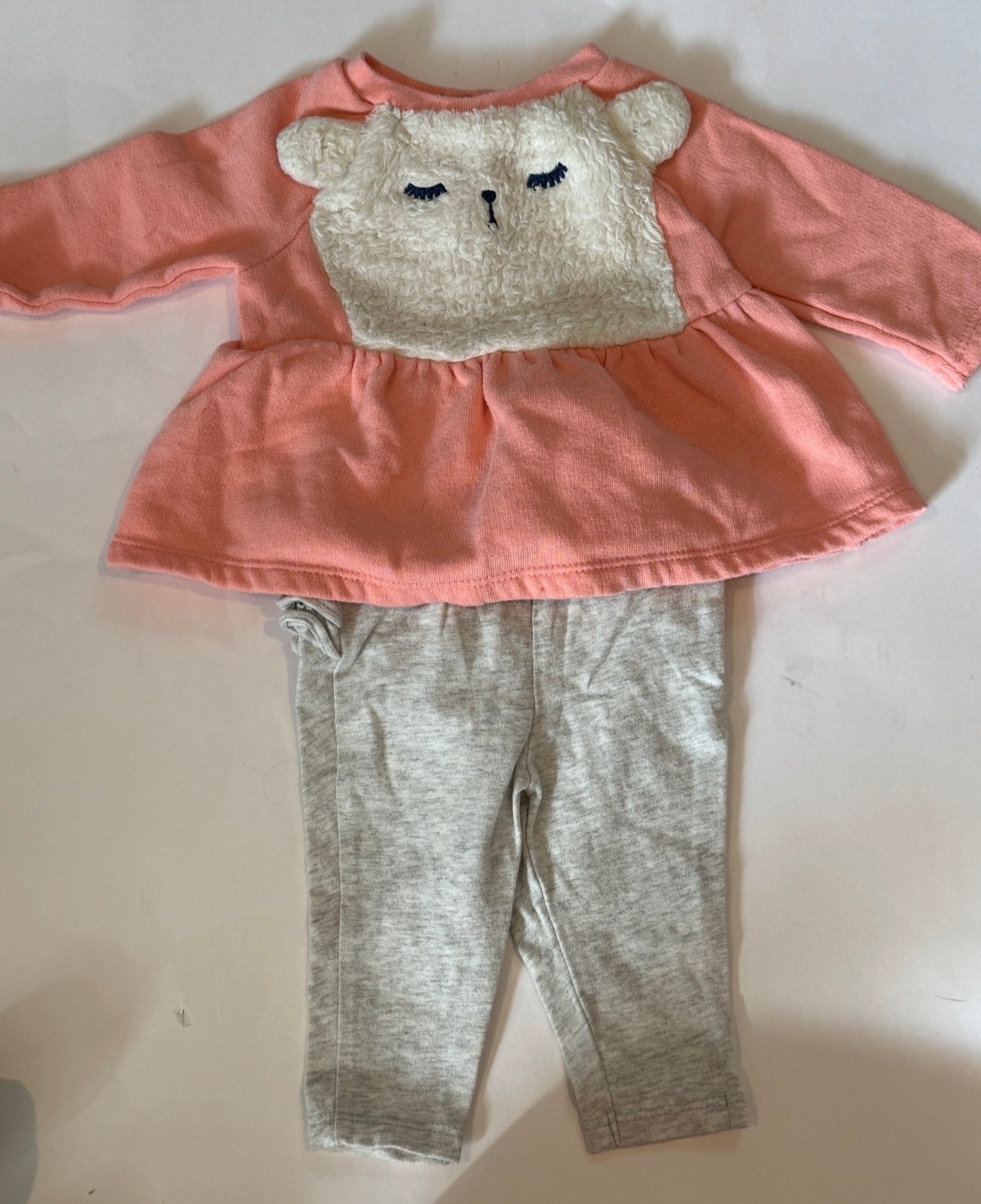 #170 cute polar bear outfit cat and jack coral shirt with faux fur polar bear and old navy grey pants with ruffles on bottoms girls 0-3 months