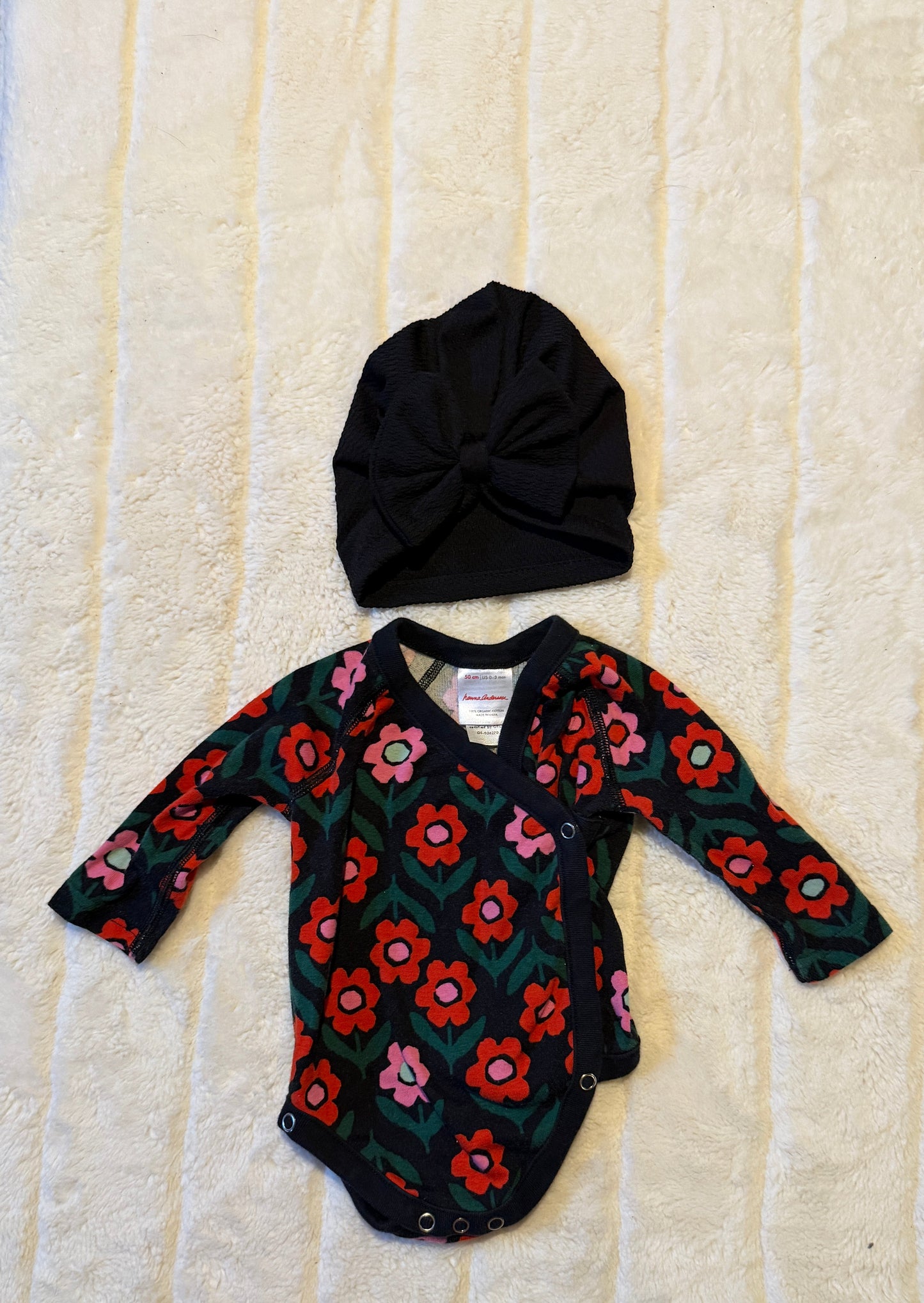 #56 REDUCED Hanna Andersson organic cotton onesie and bow turban set