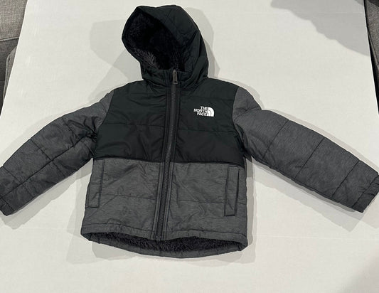 #160 Boys 4T The North Face reversible Mount Chimbo warm coat