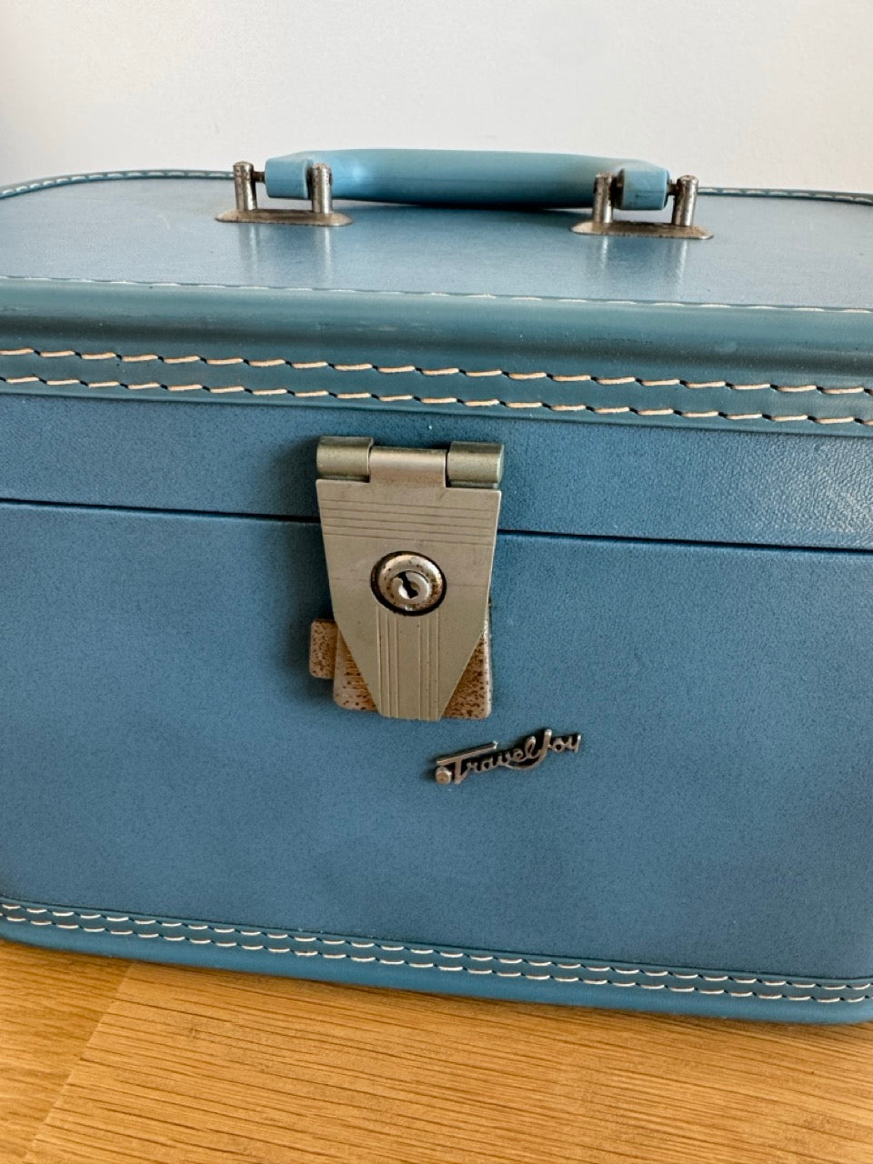 #82 Vintage 1960s Travel Joy Vanity Case in Blue Retro