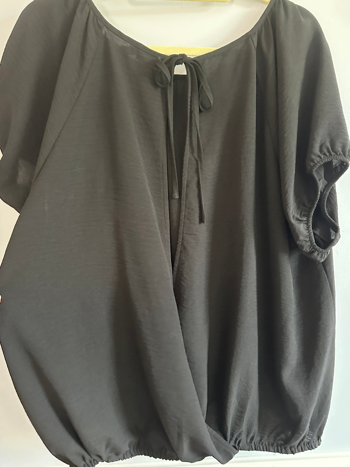 #48 Torrid Black Shirt Sz 2 (16-18)