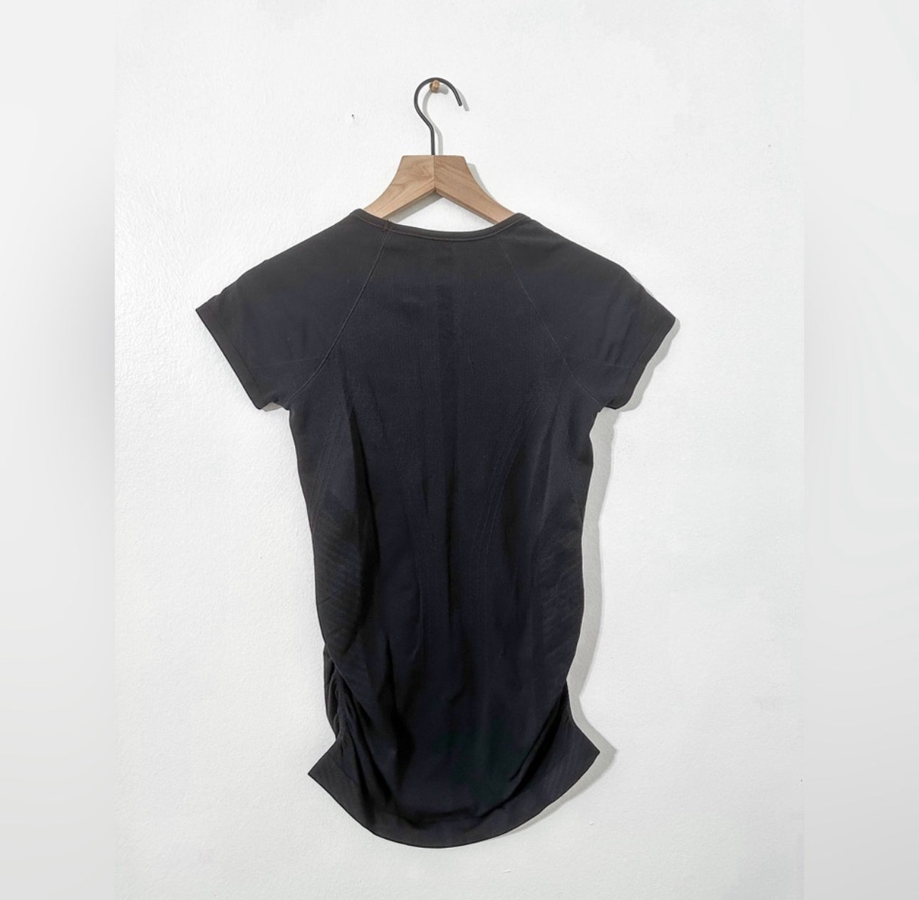 #111 Athleta Women’s Speedlight Seamless Tee in Black Size Small Athletic top