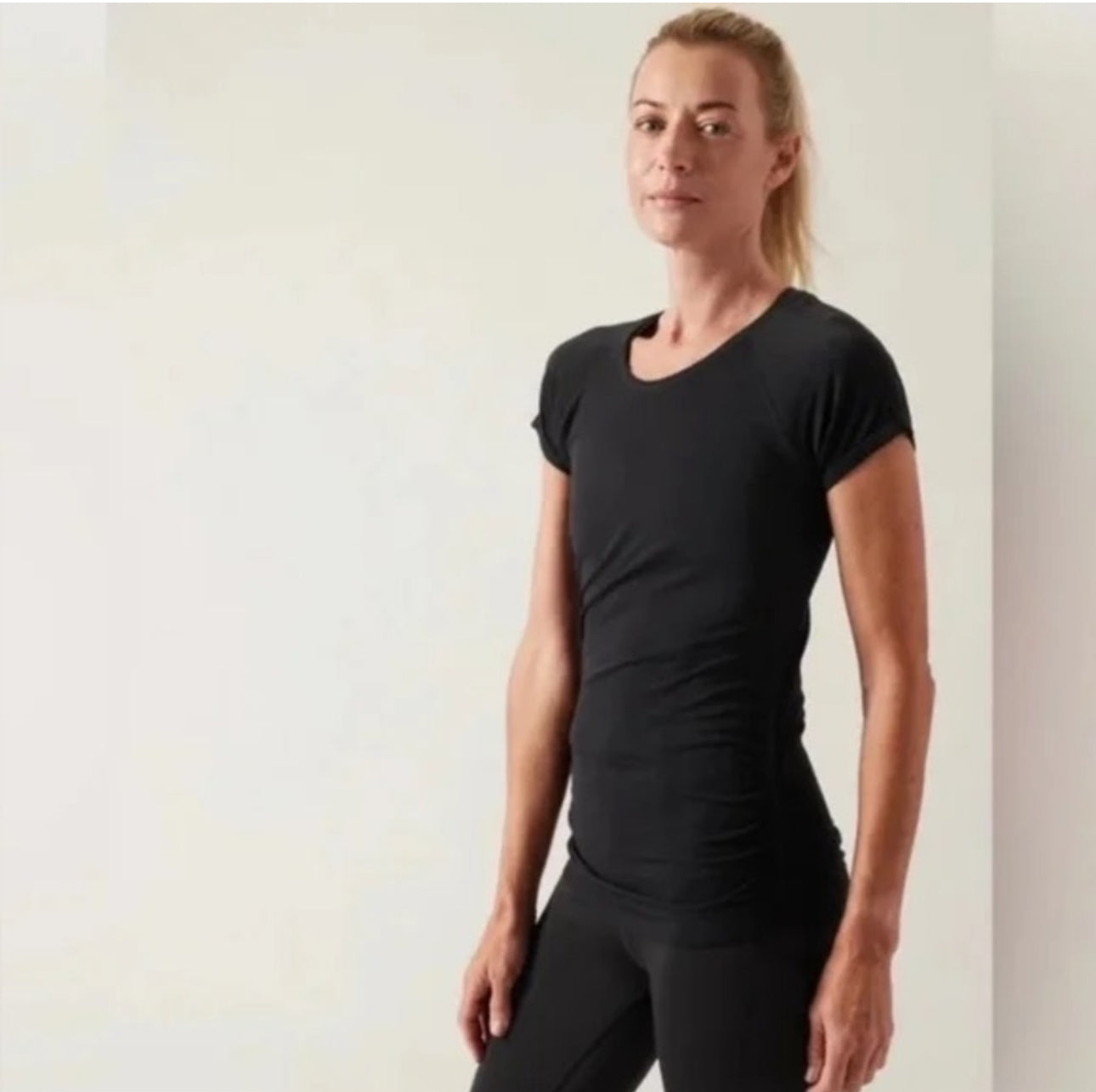 #111 Athleta Women’s Speedlight Seamless Tee in Black Size Small Athletic top