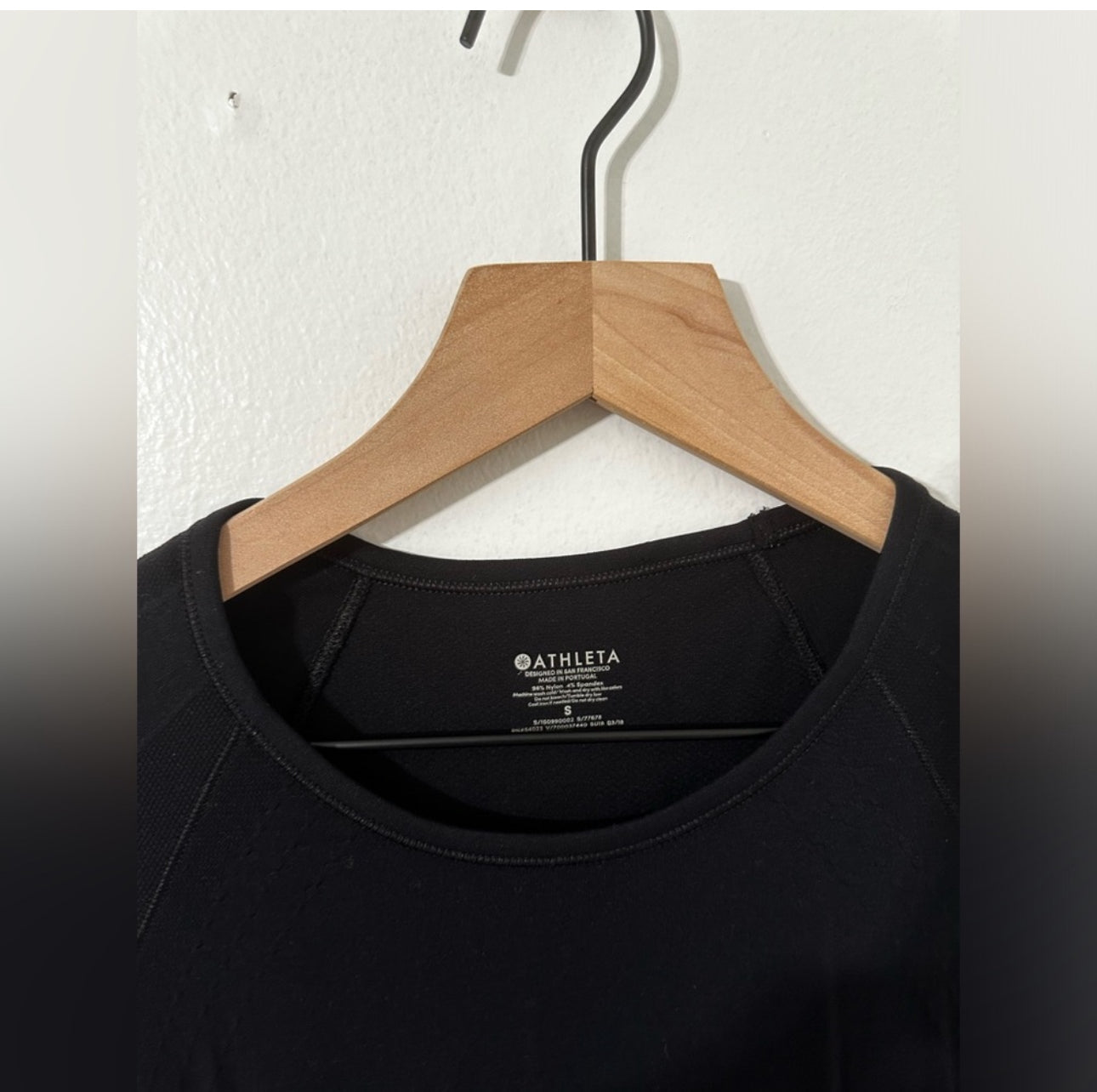 #111 Athleta Women’s Speedlight Seamless Tee in Black Size Small Athletic top