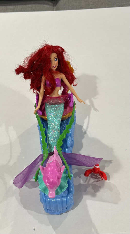 #160 Ariel’s Rolling Chariot little mermaid toy with mermaid doll