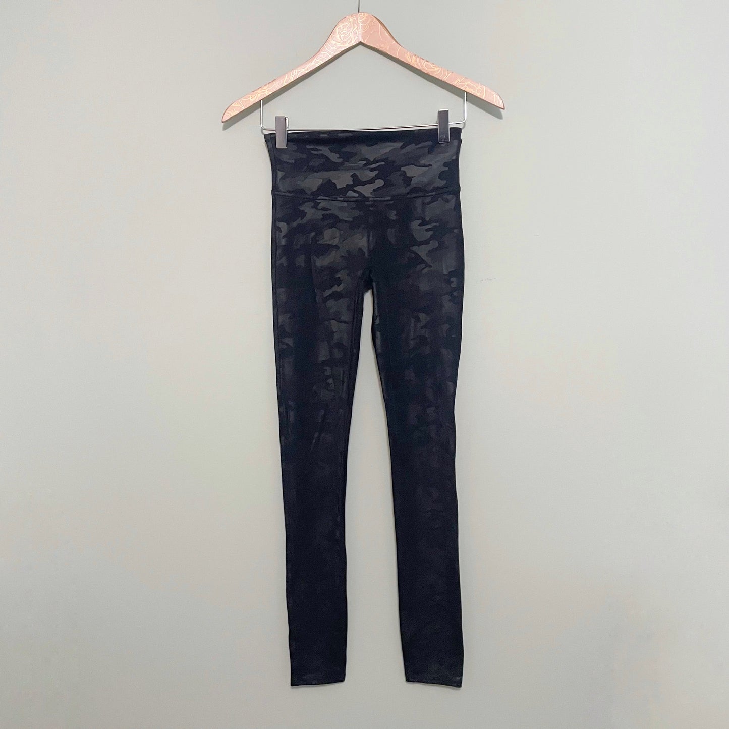 #118 | Size S | Spanx Women's Gray Camo Faux Leather Leggings