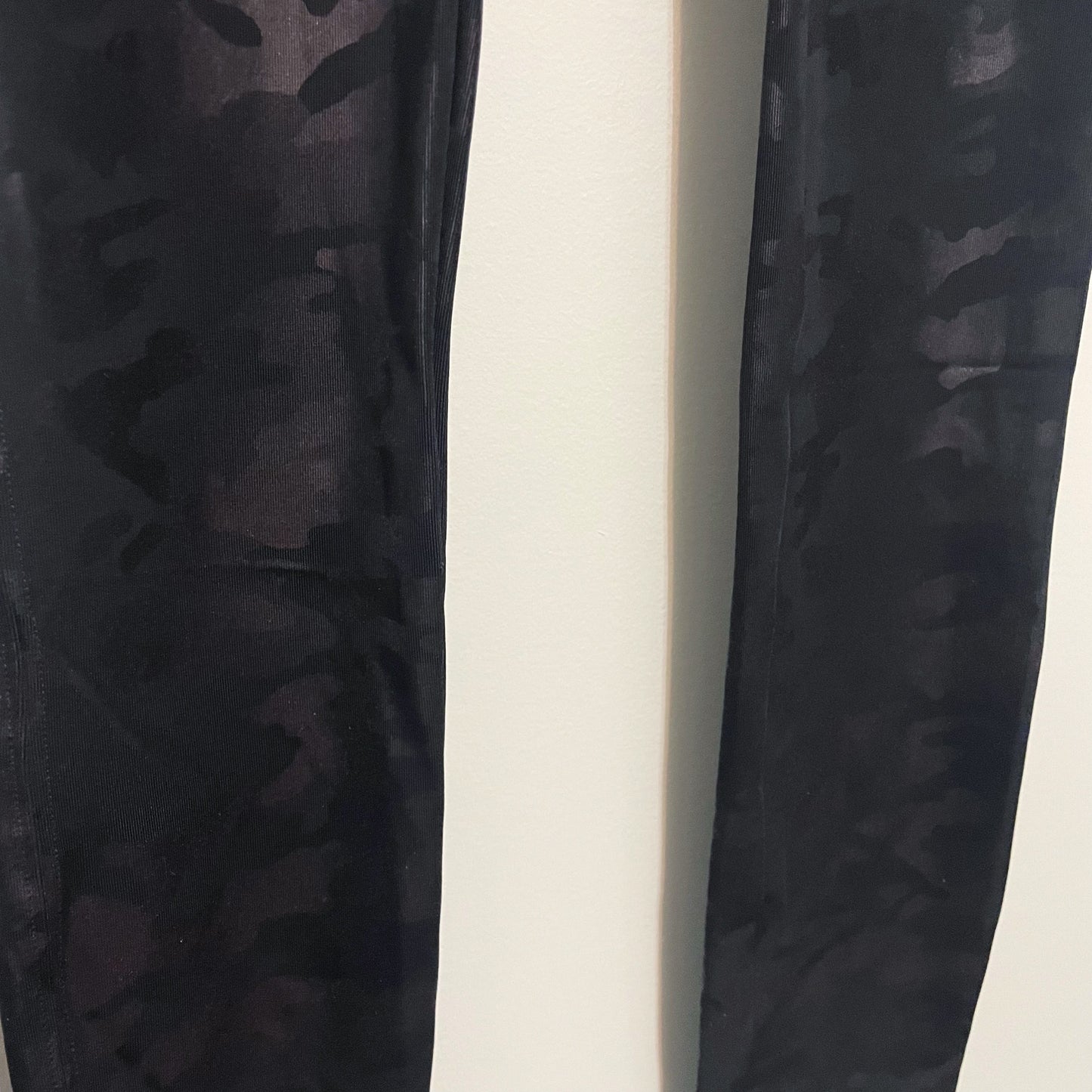 #118 | Size S | Spanx Women's Gray Camo Faux Leather Leggings