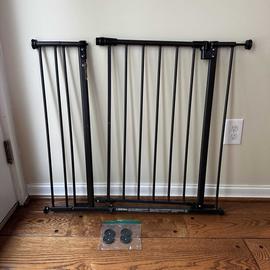 #95 Toddleroo by North States Light the Way Baby Gate