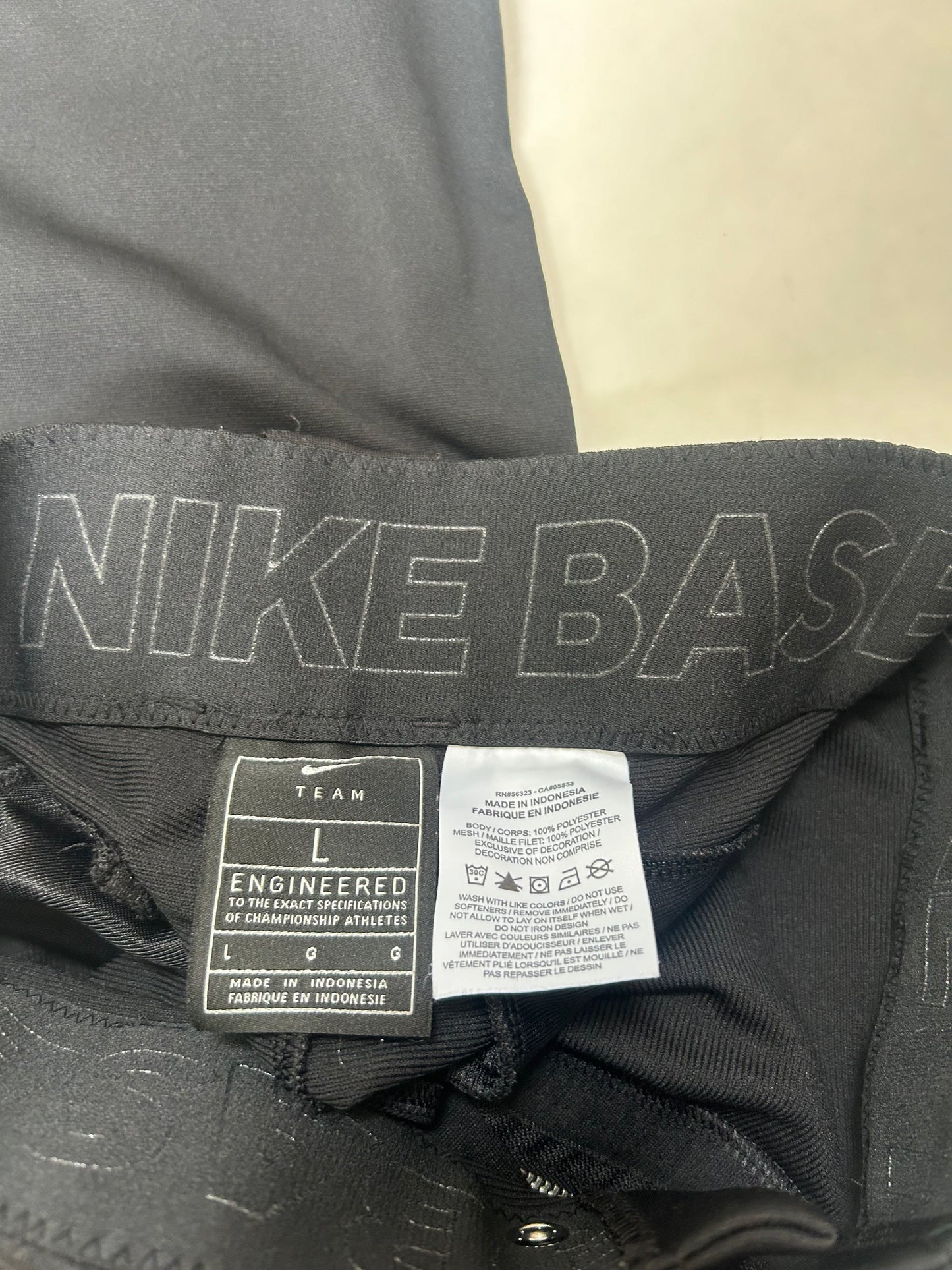 #103 Big boys youth large Nike black baseball pants (like new)