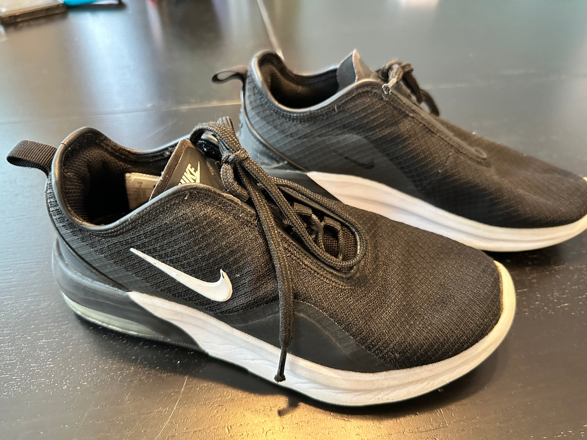 #171 Boy’s Size 7 Nike Air