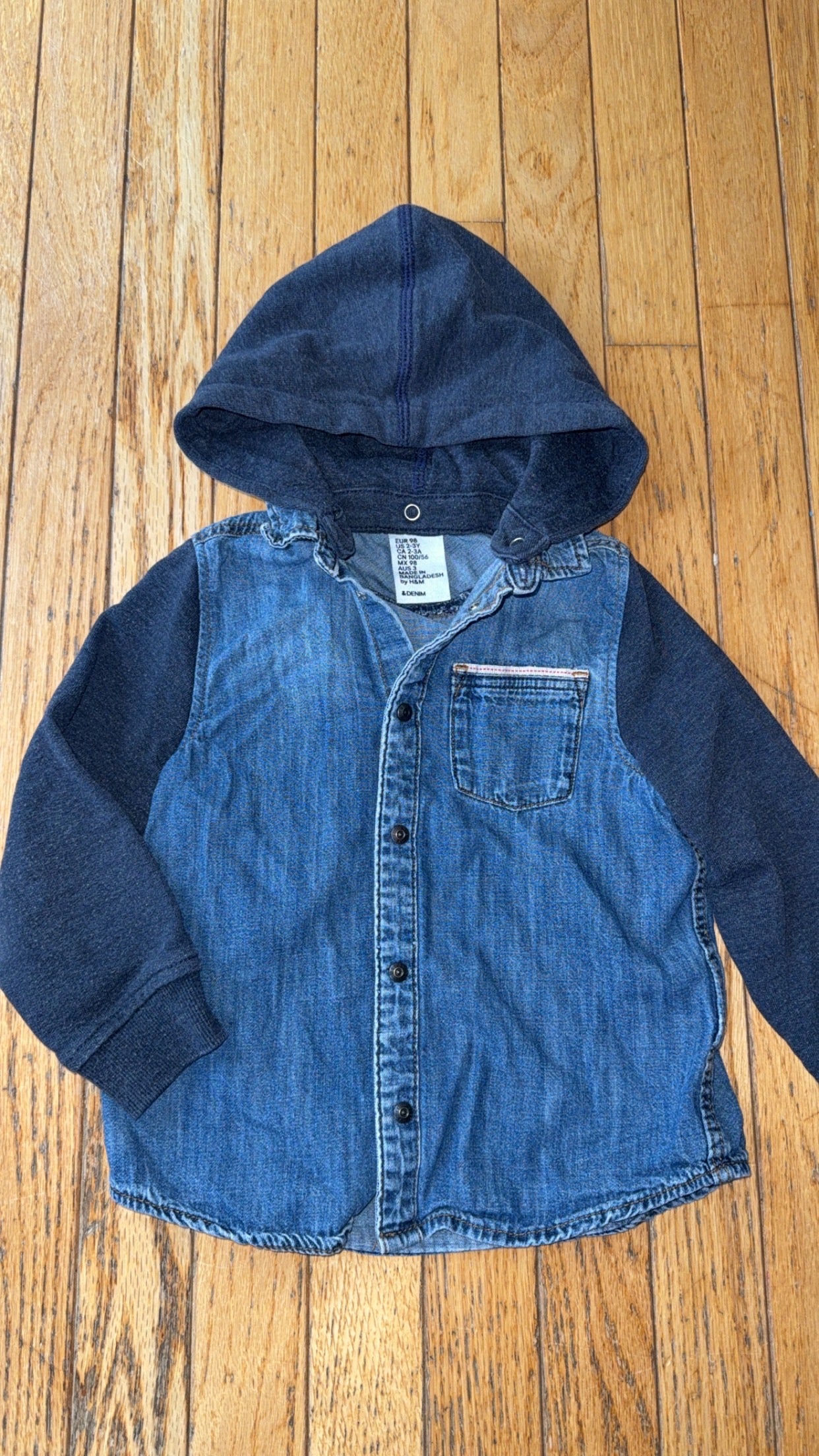 178 H&M 2-3 boys denim hooded shirt (removable hood) VGUC