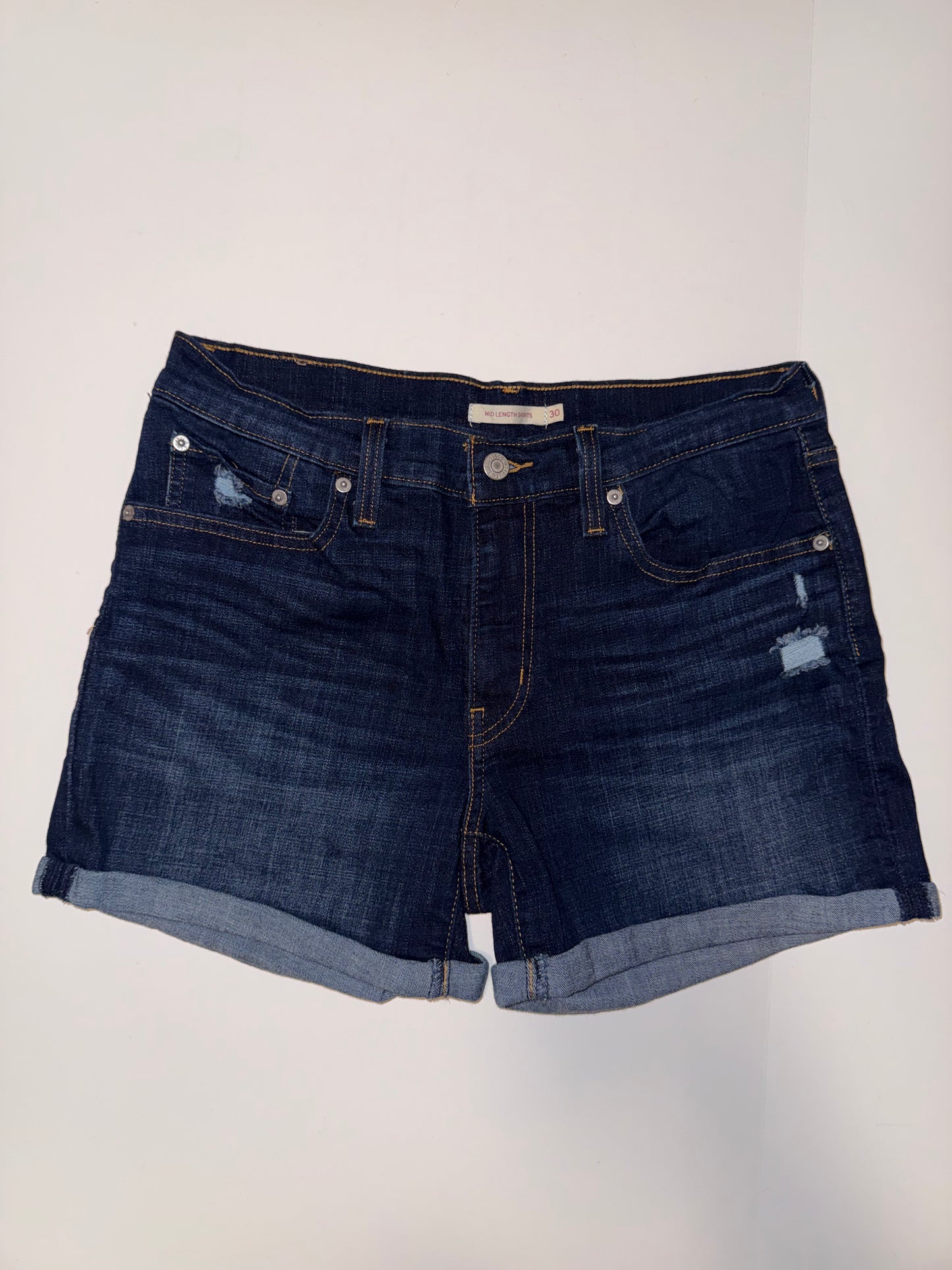 #106: Womens 30 (10) Levis Mid Length Shorts
