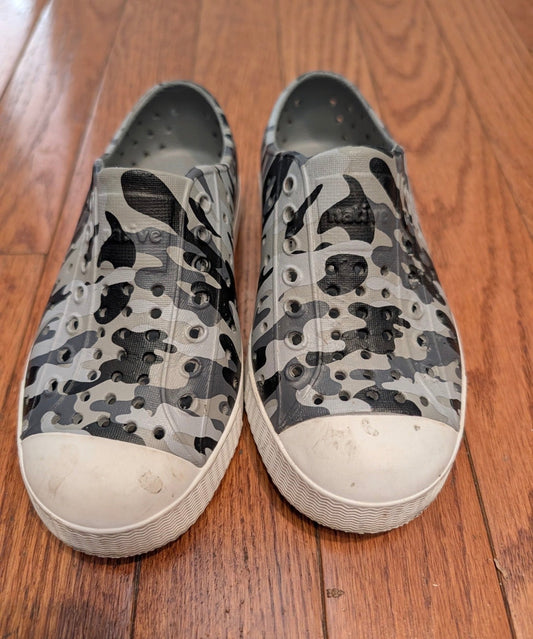 Seller #8 C11 Native Black/gray camo Jeffersons