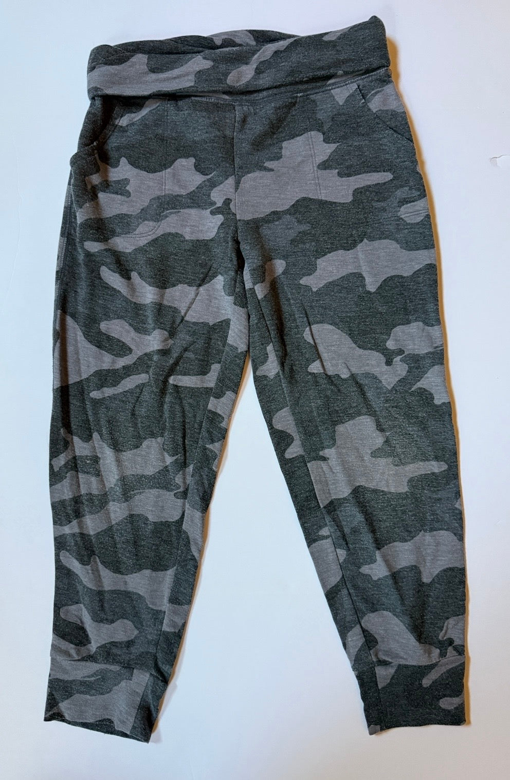 #41 |  8 Old Navy Active Cropped Joggers, girls