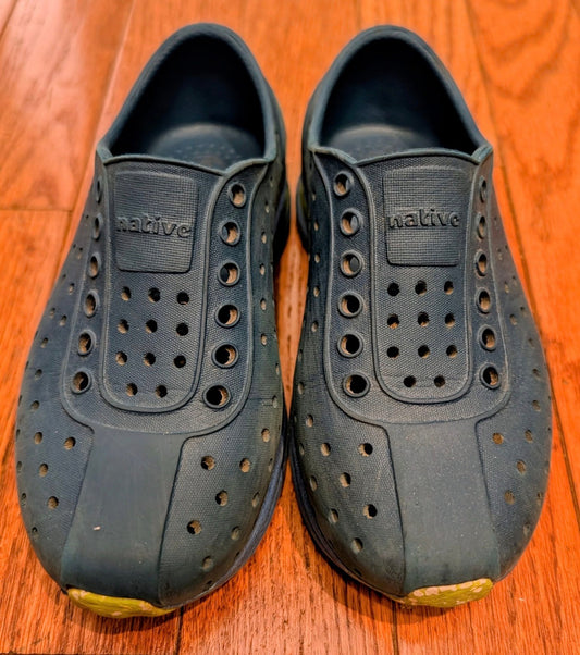 Seller #8 C10 Native Robbie style blue/green