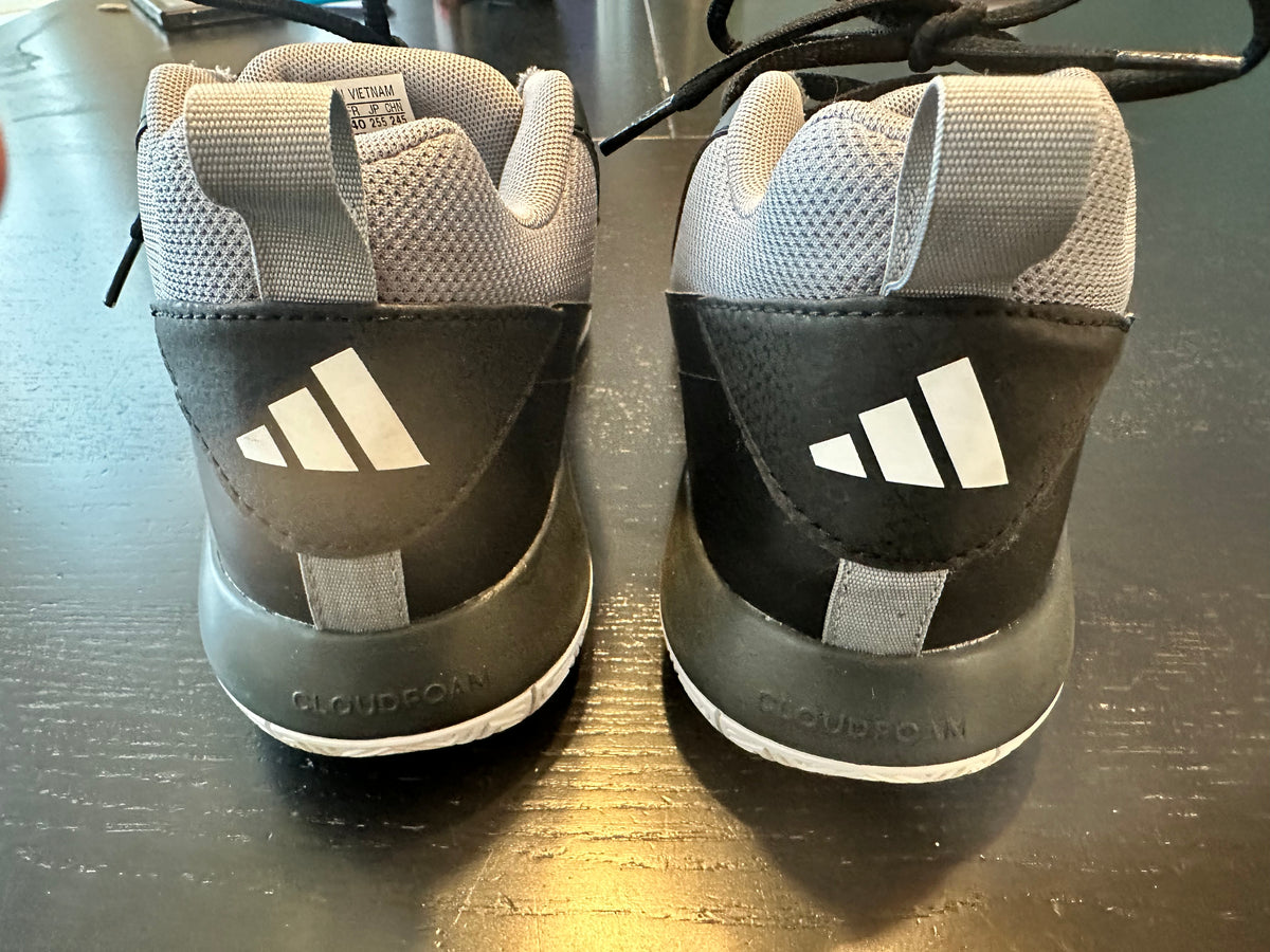 #171 Boy’s Adidas Size 7 Cloudfoam Shoes- Like New