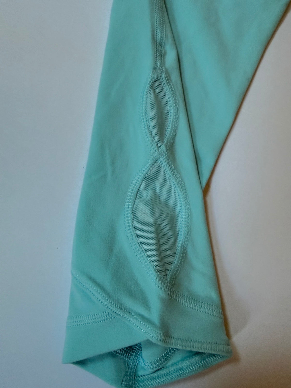 #41 |  8/10 NWT Athleta Girls Capri Yoga Pants, girls