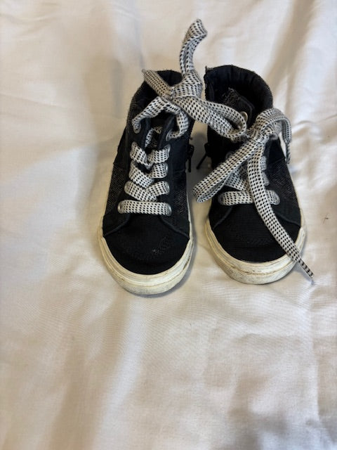 #210 Boys Shoes Size 5 "Grey & Black"