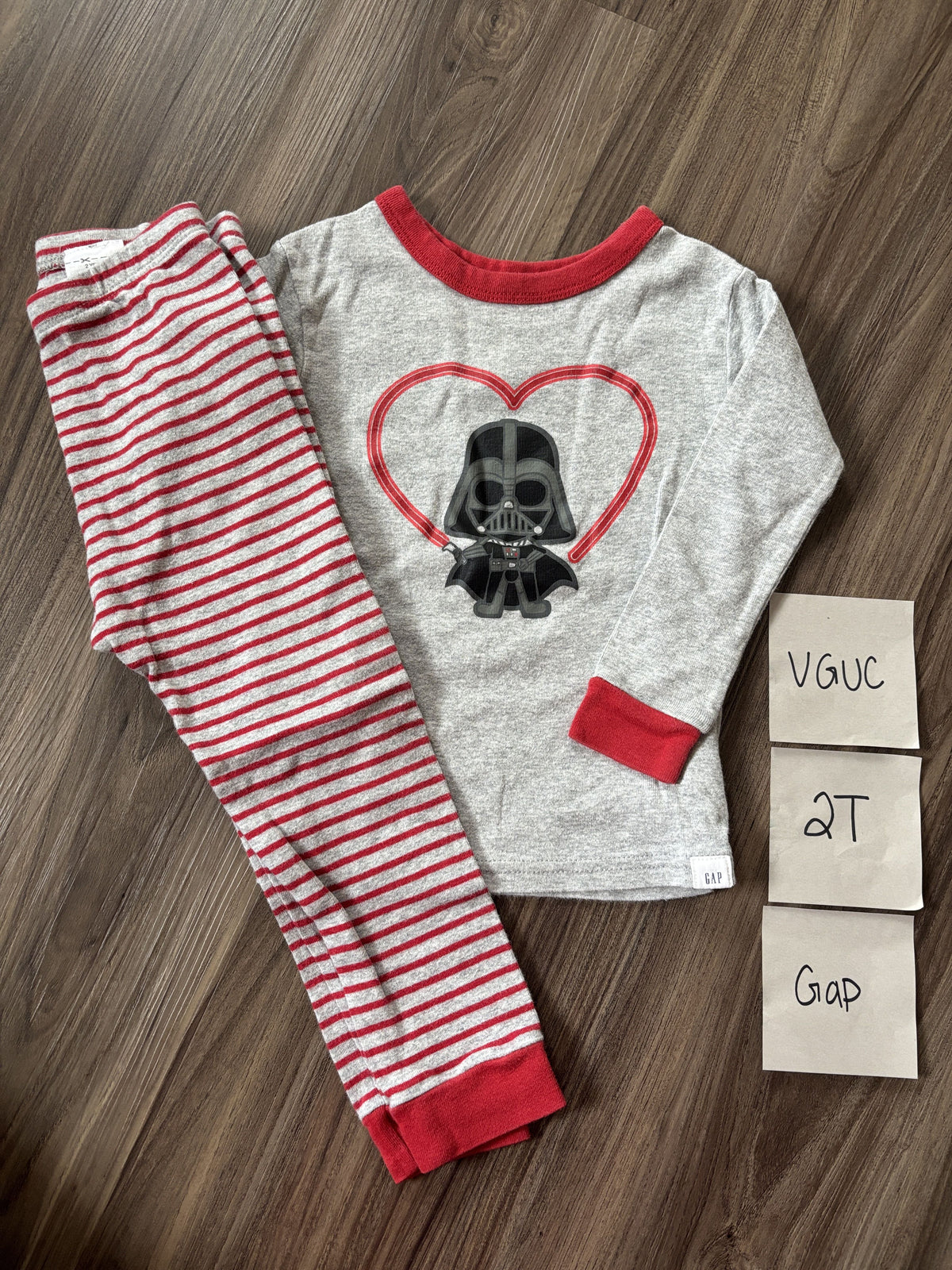 #138 - 2T Gap VGUC Darth Vader Valentines PJs