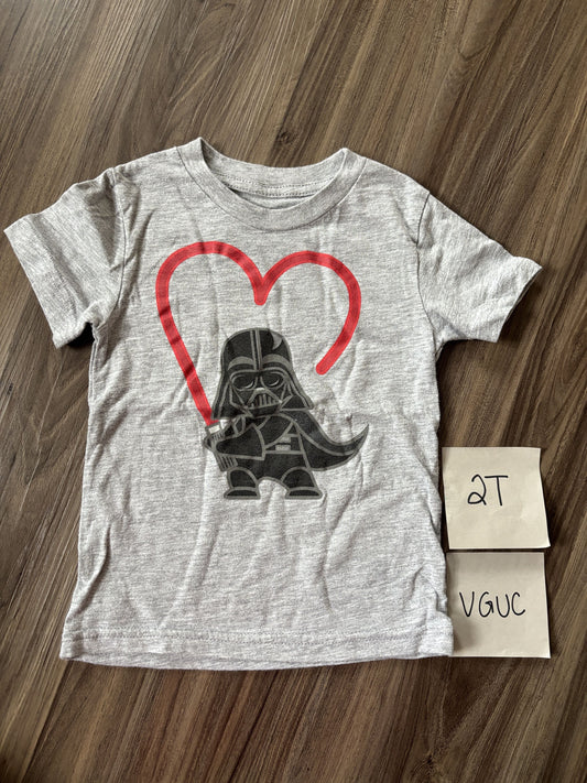#138 - 2T VGUC Darth Vader Heart TShirt
