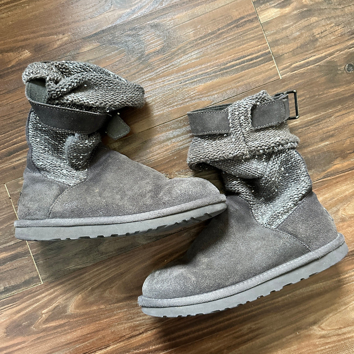 #48 UGG Australia Cambridge Metallic Grey Sparkle Knit Buckle Boot Women's 7