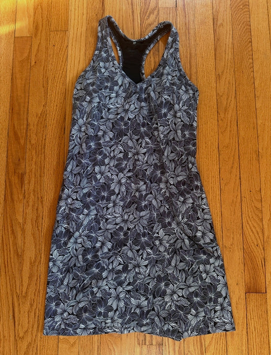 #94 Zero Xposure Athletic Dress with Built-In Bra - Women’s L -  EUC