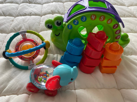 Seller 64 snail shape sorter and other toys